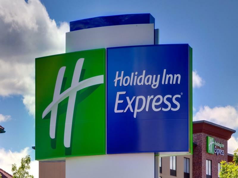 Holiday Inn Express Pratt, An Ihg Hotel Extérieur photo